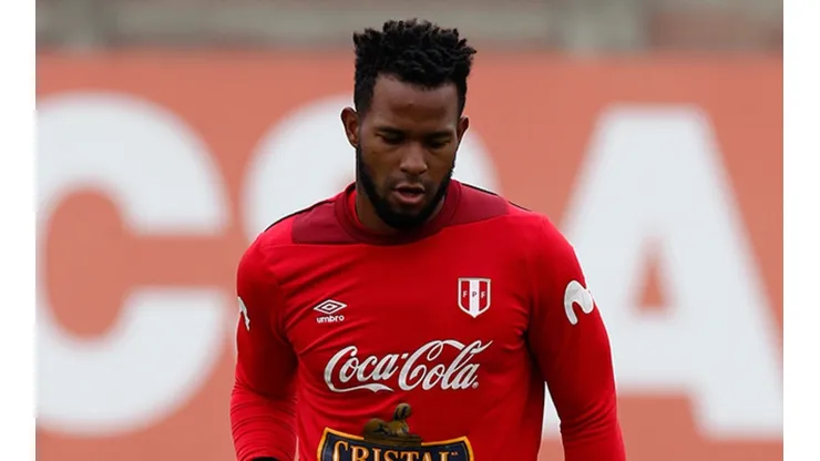 El exjugador de la "U" no quiere perder su puesto en la Blanquirroja.