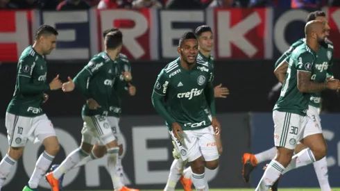 La tremenda jugada entre Borja y un juvenil de Palmeiras que casi termina a los golpes.