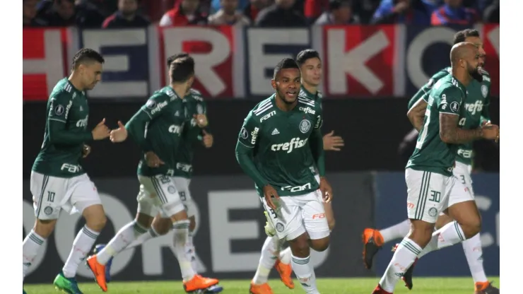 La tremenda jugada entre Borja y un juvenil de Palmeiras que casi termina a los golpes.