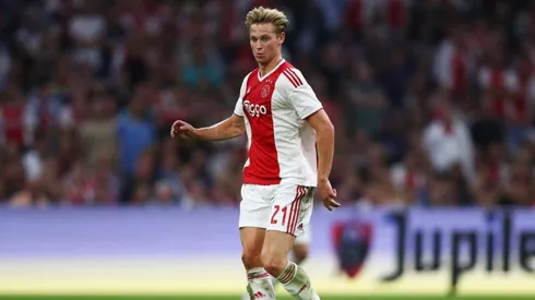 Frenkie De Jong con la camiseta de Ajax.