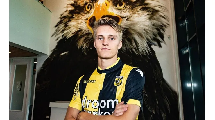 NUEVO CLUB. Martin Odegaard en su presentación como nuevo jugador del Vitesse.