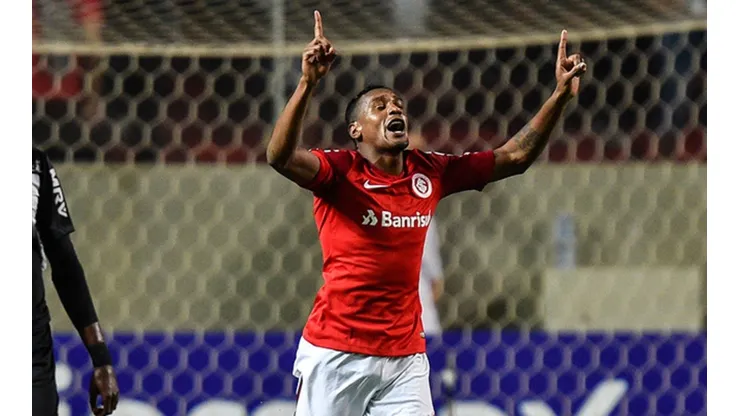 El brasileño no dudó en tirarle flores a su compañero de equipo.