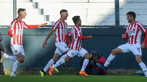 Estudiantes de La Plata golpeó en los momentos justos y superó a Boca 2 a 0