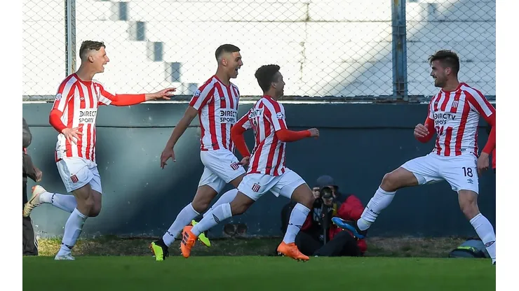 Estudiantes de La Plata golpeó en los momentos justos y superó a Boca 2 a 0