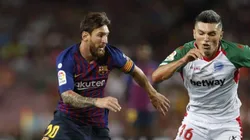 Quedó tirado en el césped: Messi encaró a Wakaso y casi lo deja sin cadera