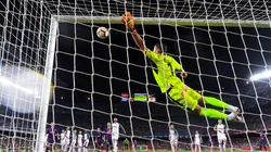 La curva fue casi perfecta, pero no terminó en gol.