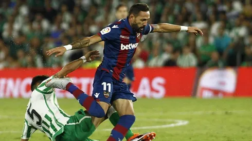 SE ESCAPA. José Luis Morales en su golazo contra Real Betis por La Liga de España (Foto: LaLiga).