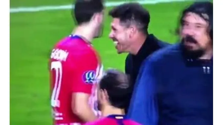 Las redes explotan preguntándose si Simeone se burló del arquero del Real Madrid