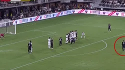 Wayne Rooney, jugador de otro planeta.