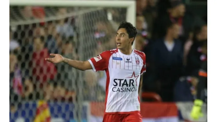 Omar Govea en el Excel Mouscron de Bélgica.