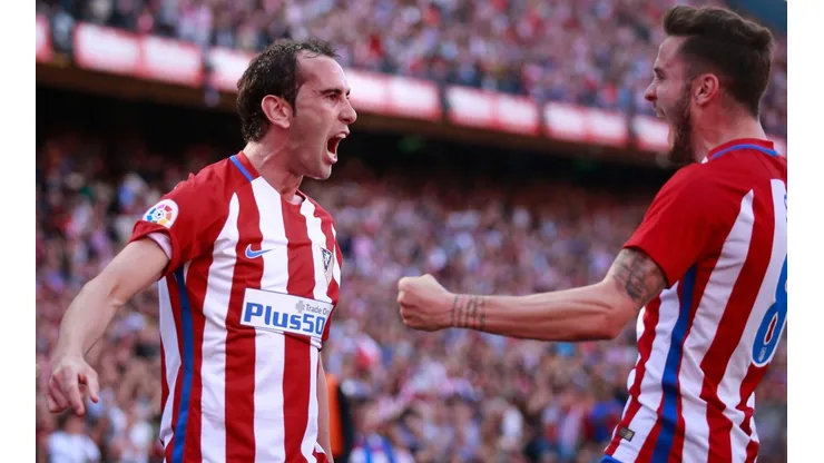 Saúl recibió un saludo especial de Godín