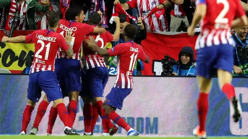 FESTEJAN LOS COLCHONEROS. Atlético Madrid celebra el 1-0 de Diego Costa contra Real Madrid (Foto: Getty).