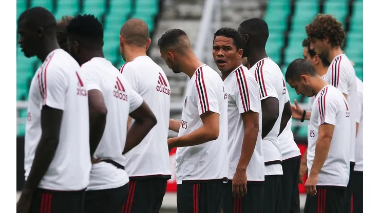 Carlos Bacca no participa más de los entrenamientos de Milan, en dos días cierra el mercado italiano.