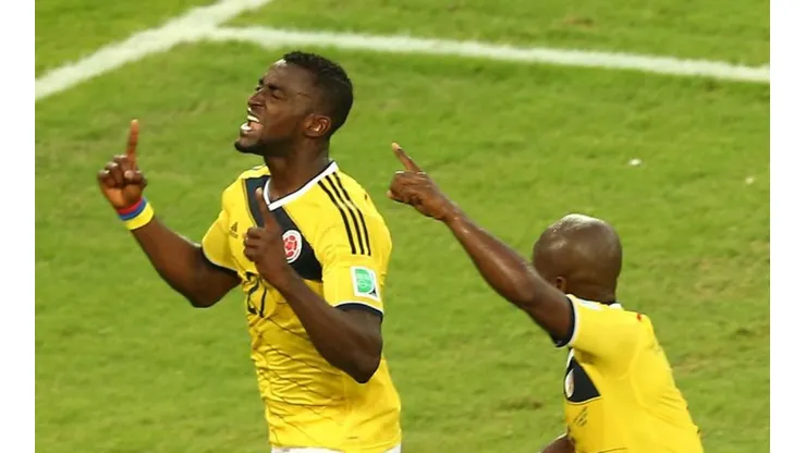 Jackson Martínez celebrando con la Selección de Colombia.