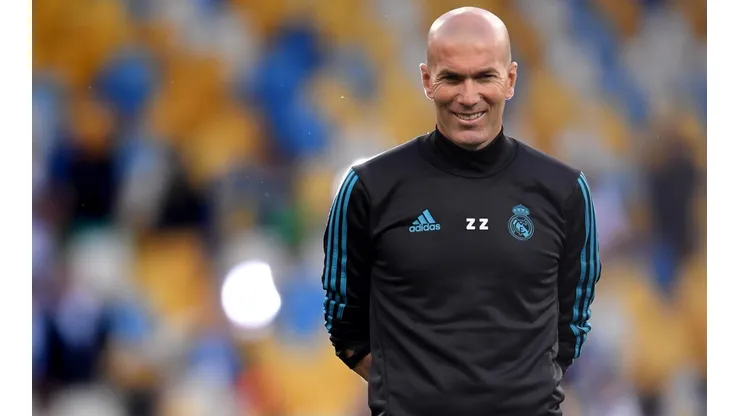 Zinedine Zidane quiere volver al ruedo y lo seduce Manchester United