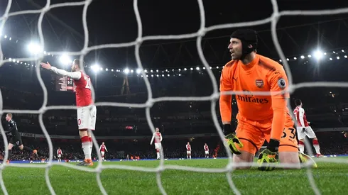 Cech se enojó con el Leverkusen