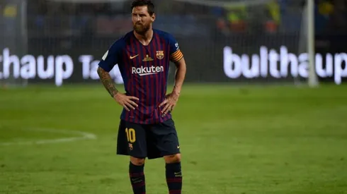 Messi le contestó a Mercado después que le rompa la media de una patada