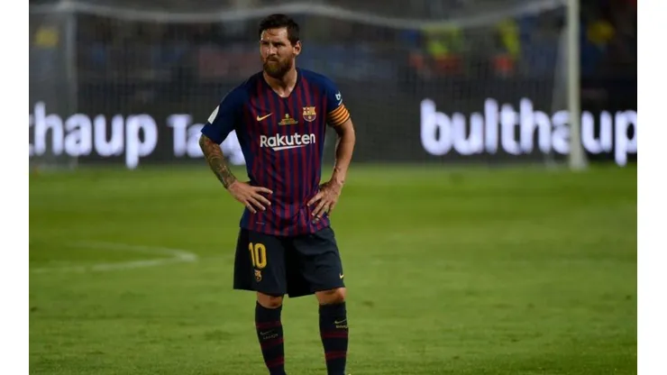 Messi le contestó a Mercado después que le rompa la media de una patada