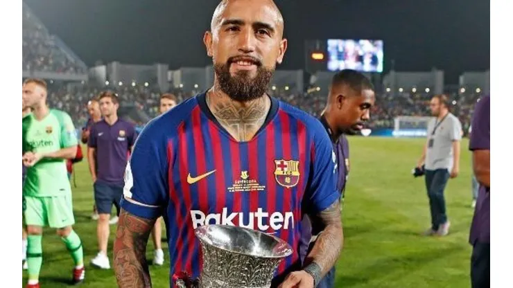 Arturo Vidal ganó un título con el Barcelona y se cree Messi