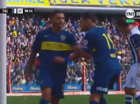 Lo que pasó entre Tevez y Zárate tras el penal errado