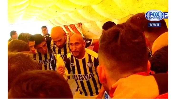 La emotiva arenga de Guiñazú antes de enfrentar a Boca: "Saquémosnos el miedo"