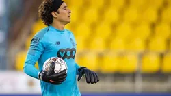 Ochoa volvió a ser el héroe del Standard Lieja