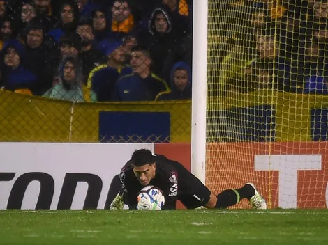 ¡Esteban Andrada! El arquero metió su primera gran atajada en el arco de Boca