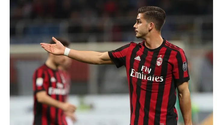 André Silva con la camiseta del Milan.