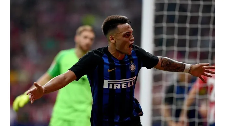 FESTEJE, TORO. Lautaro Martínez se llena la boca de gol después de su volea contra Atlético Madrid.