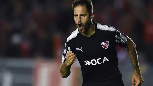 El exdelantero de Boca podría reforzar a la "U" en la temporada actual.