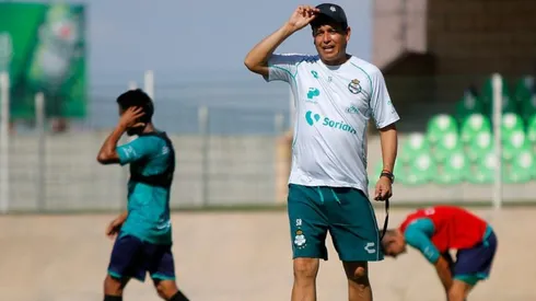 Salvador Reyes en el entrenamiento de ayer con Santos Laguna.