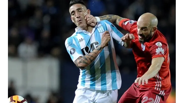 Ricardo Centurión enfrentando a River.
