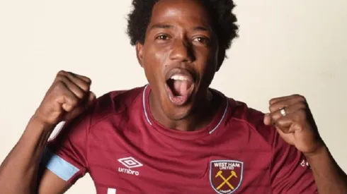 Carlos Sáncehz expresó públicamente su felicidad por volver a la Premier League.