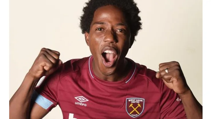 Oficial: Carlos Sánchez ya es un Hammer