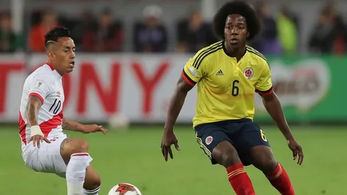 Carlos Sánchez ya les dejó su primer mensaje a los hinchas ingleses.