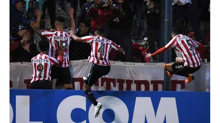 Juan Francisco Apaolaza sorprendió con un remate espectacular.