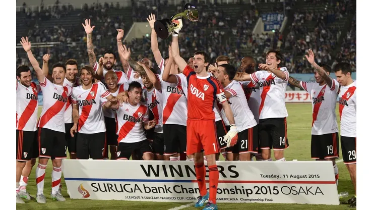 Foto de los jugadores de River festejando el título.