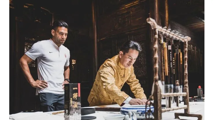 La foto de Radamel Falcao despertó incertidumbre en las redes sociales.