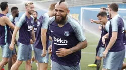 Así recibieron a Arturo Vidal sus nuevos compañeros del Barcelona