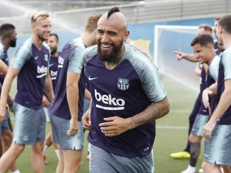 Así recibieron a Arturo Vidal sus nuevos compañeros del Barcelona