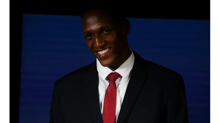 Mina se iría a Inglaterra