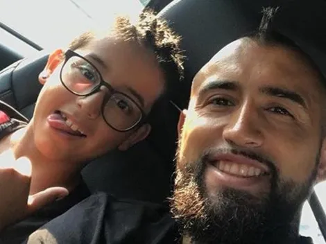 Arturo Vidal y una foto para bromear con su hijo, que reveló antes de tiempo su ida al Barcelona