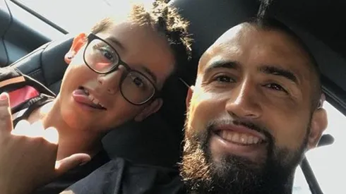 Arturo Vidal y una foto para bromear con su hijo, que reveló antes de tiempo su ida al Barcelona