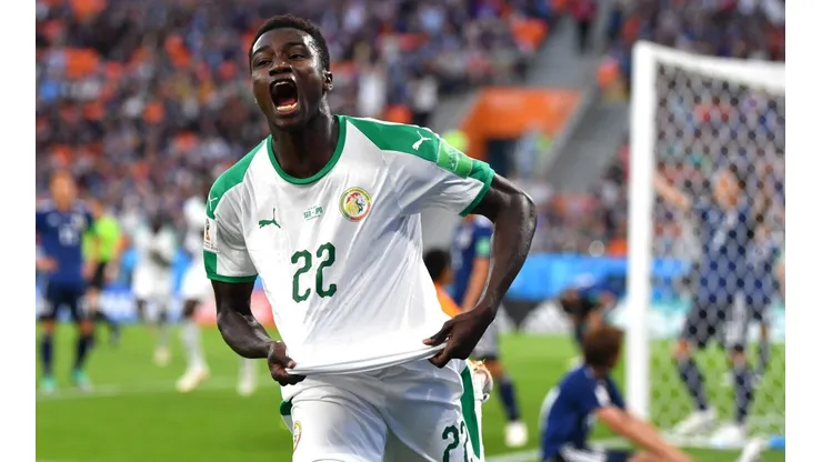 DEBUT MUNDIALISTA. Moussa Wagué celebra su gol con Senegal ante Japón en el Mundial de Rusia 2018 (Foto: Getty).