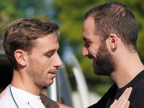 Lucas Biglia, el primero en recibir a Higuaín en el Milan