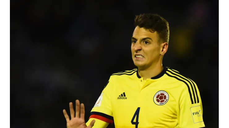 Santiago Arias se sumó al equipo de Simeone por cinco temporadas.