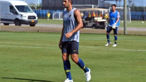 La gran sorpresa que Izquierdoz se llevó con Tevez