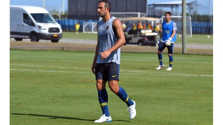 La gran sorpresa que Izquierdoz se llevó con Tevez
