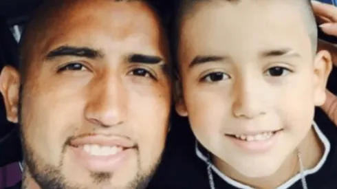 El hijo youtuber de Arturo Vidal reveló sin querer el interés del Barcelona e Inter por su papá