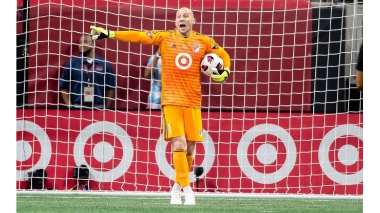 Locura en la MLS: ¡un arquero comentó el partido en vivo mientras sus compañeros jugaban!